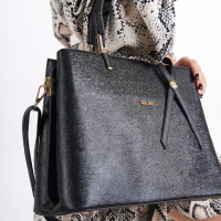 Черна дамска чанта за рамо D i a r d i черен/син цвят "лукс", снимка 4 - Чанти - 45020922