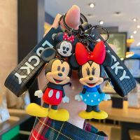 Комплект луксозни 3D ключодържатели Mickey and Minnie Mouse, снимка 6 - Бижутерийни комплекти - 45490338