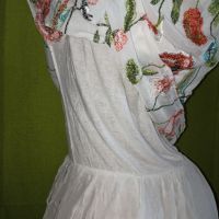 Дълга италианска рокля от естествена коприна , тюл с бродерия и подплата от трико L, XL, снимка 8 - Рокли - 45713017