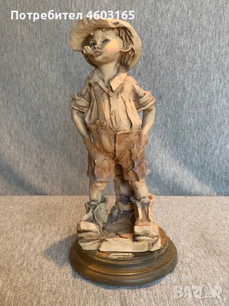 Фигурка CAPODIMONTE на момче  , снимка 1