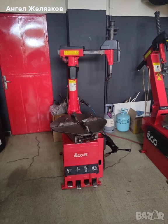 Автоматична гумо-демонтажна машина TECO 45  , употребявана, снимка 1