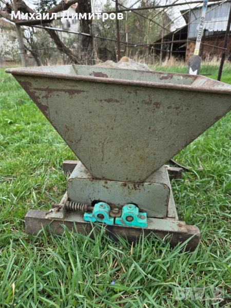 Стара гроздемелачка , снимка 1