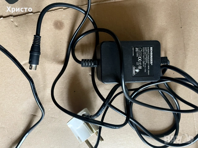 Аудио миксер Behringer UB1002, снимка 10 - Ресийвъри, усилватели, смесителни пултове - 54279059