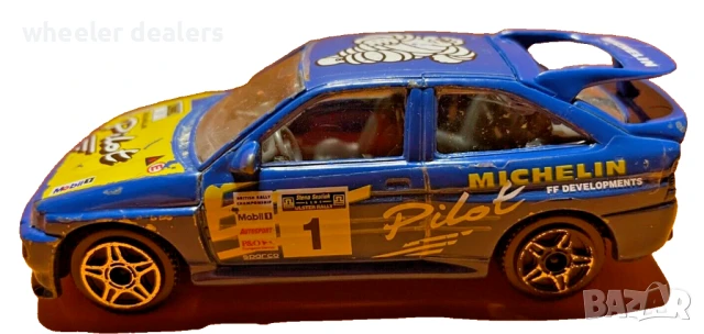 Метална количка Bburago FORD ESCORT RS COSWORTH 1/43