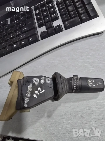 93bg17k478Db Лост чистачки Ford Mondeo 93 - 96 / 940706 / 93bg-17k478-Db