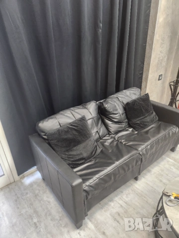 Двуместен кожен диван