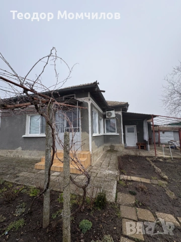 Продавам къща с двор - Генерал Тошево, снимка 3 - Къщи - 53745054