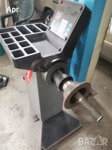 Компютърна БАЛАНС Машина JOHN BEAM, от 10-26 цола, Made in USA, снимка 3 - Индустриална техника - 51652924