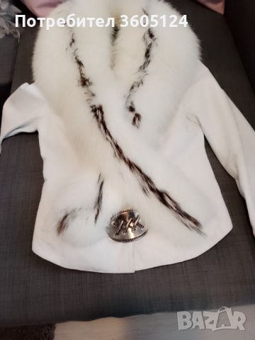 Бяло кожено яке,естествена кожа с подвижна яка от бяла лисица, снимка 3 - Якета - 45187437