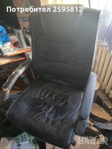 Кожен офис стол -черен