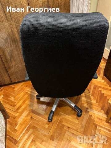 Офисен/геймърски въртящ се стол , снимка 3 - Столове - 53896639