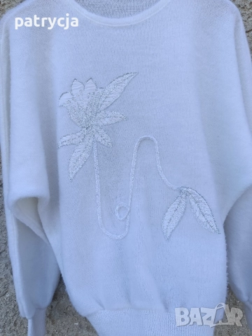 Vintage 80s бял пуловер с флорални мотиви XL, снимка 3 - Блузи с дълъг ръкав и пуловери - 52371564