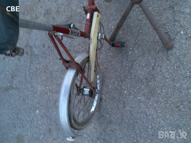 Заглавие: Стар сгъваем велосипед Universal – ретро, полски  Описание: Продавам ретро сгъваем велосип, снимка 9 - Велосипеди - 53840397