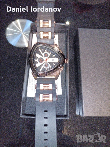 Уникален мъжки метален воден часовник до 5м под вода, снимка 2 - Мъжки - 53773074