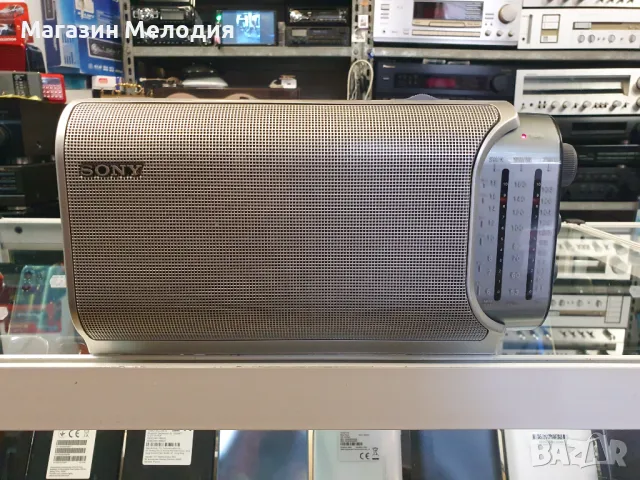 Радио SONY ICF-704S Silver В отлично техническо и визуално състояние., снимка 1 - Радиокасетофони, транзистори - 47193972