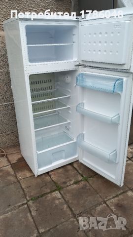 Хладилник с фризер, снимка 2 - Хладилници - 45667972