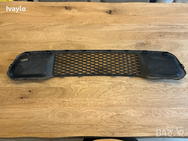 Долна решетка Jeep Grand Cherokee WK2, снимка 2 - Части - 52614565