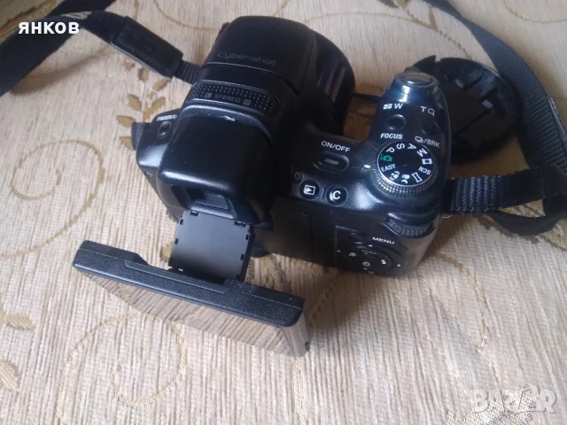 Предлагам готина фото камера Soni Cyber shot SX350, снимка 2 - Камери - 51211112