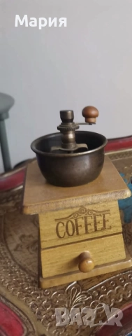 Ретро ръчна кафемелачка , снимка 3 - Антикварни и старинни предмети - 52653890