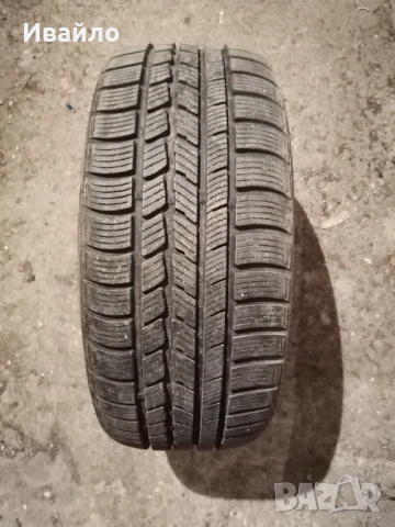 Продавам 1 брой зимна гума 225.40.18 дот 2022