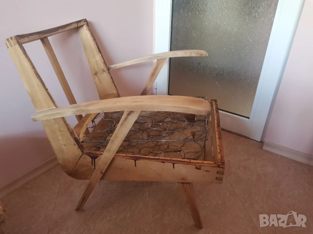 Комплект ретро фотьойл и табуретка подготвени за претапициране 