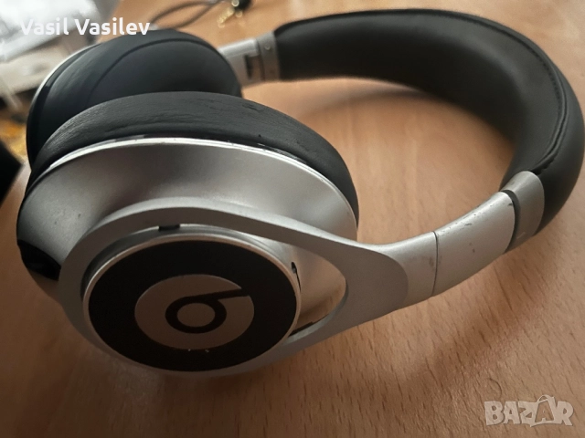 beats by dre executive, снимка 4 - Слушалки и портативни колонки - 52886700