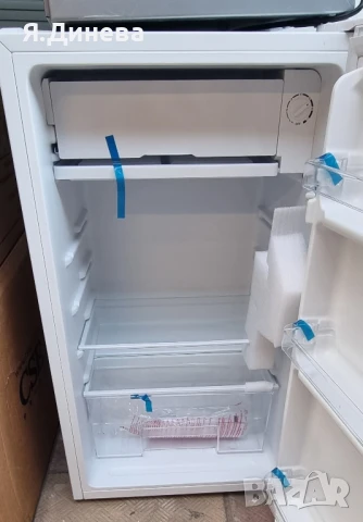 Хладилник на Klarstein 90L за части , снимка 2 - Хладилници - 50615258