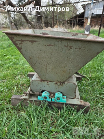 Стара гроздемелачка 