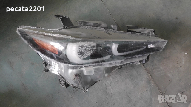 Продавам - оригинален десен фар за Mazda CX-5 2022 г за ремонт