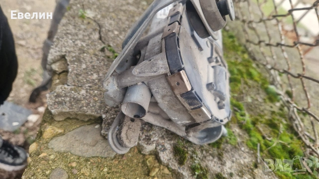 дясно моторче чистачки Bosch ,VW Touran 2006г, снимка 2 - Части - 53476567