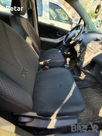 Продавам Тойота Ярис Газ- Бензин, снимка 4 - Автомобили и джипове - 54258355