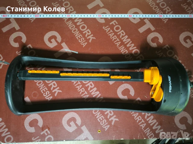 Метална пръскачка за градина FISKARS, снимка 2 - Напояване - 51094957