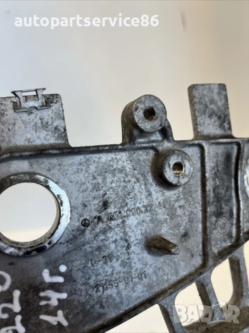 Конзола/стойка за монтаж за Mercedes W212 2.2 CDI (2012) A6510802241, снимка 2 - Части - 53986901