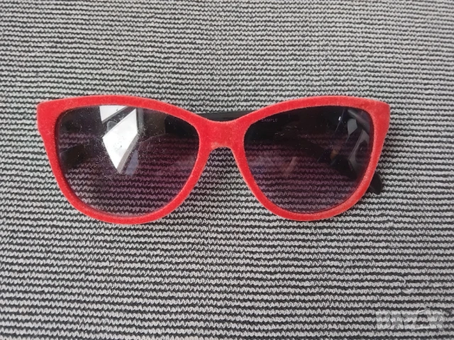 Слънчеви очила с рамка с кадифено покритие