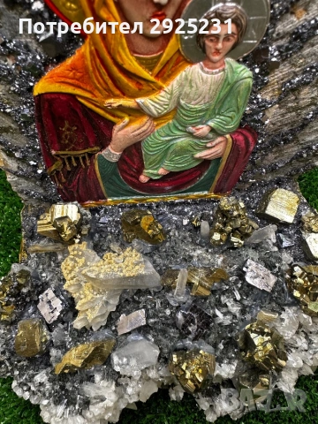 Ръчно изработена икона на Дева Мария с Младенеца с естествени кристали, снимка 4 - Икони - 54091657