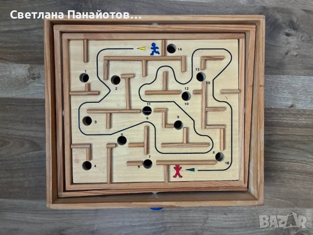 Голям двоен дървен лабиринт.