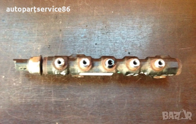 Релса с горивни дюзи и сензор за Peugeot Partner 1.6 HDi (2007) 9654592680, снимка 2 - Части - 53524537