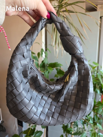 Bottega Veneta Jodie естествена кожа