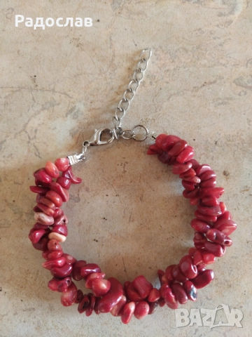 гривна от червен корал
