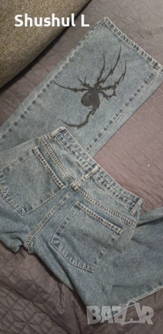 Нарисувани дамски дънки