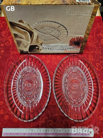 Нови 2 бр. овални стъклени плата