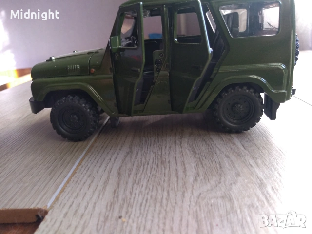 Uaz-469 1:18, снимка 5 - Колекции - 53966444