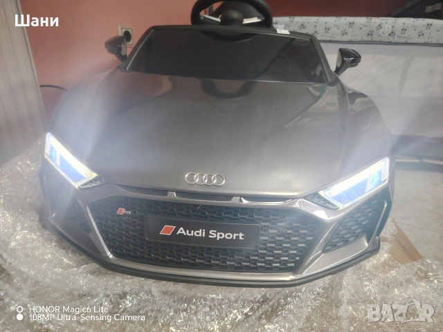 Акумулаторна кола Audi R8 Spyder мет. сив , снимка 5 - Детски велосипеди, триколки и коли - 53424494