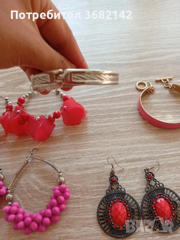 продавам дамски бижута , снимка 16 - Колиета, медальони, синджири - 51368300