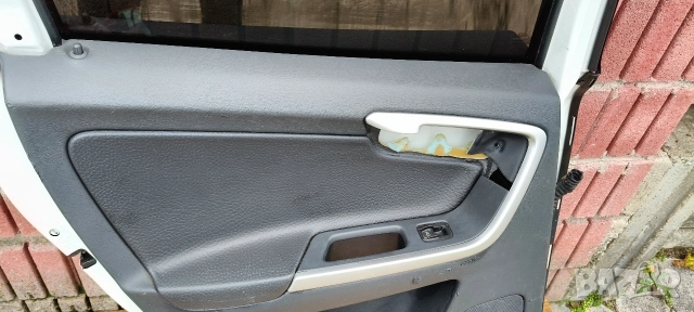 Продавам оборудвани оригинални врати за Volvo xc 60 2008-2017. ., снимка 8 - Части - 52793483