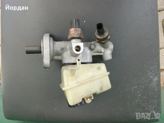 Спирачна помпа и казанче за Mercedes, снимка 3 - Части - 50246211