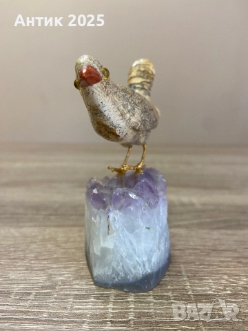 Фигурка на птица от яспис върху основа от аметист, снимка 3 - Антикварни и старинни предмети - 52707532