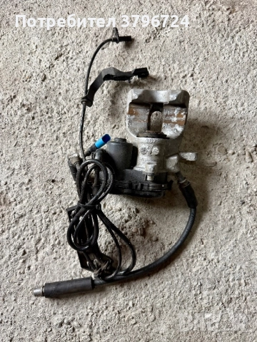 Спирачен апарат Мерцедес GLA W156 2015-2019, снимка 3 - Части - 52320385