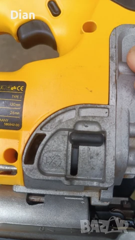 Акумулаторен прободен трион / зеге DeWalt DC330 с две батерии., снимка 8 - Други инструменти - 50464638