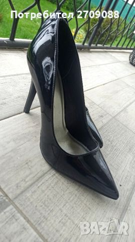 Страхотни черни лачени остри обувки на висок ток за повод, 38 н, снимка 3 - Дамски обувки на ток - 45381836